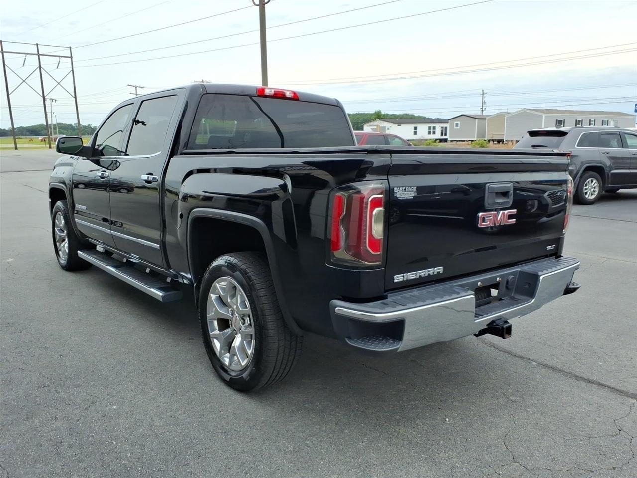 GMC Sierra 1500 4WD Crew Cab 143.5" SLT 2017