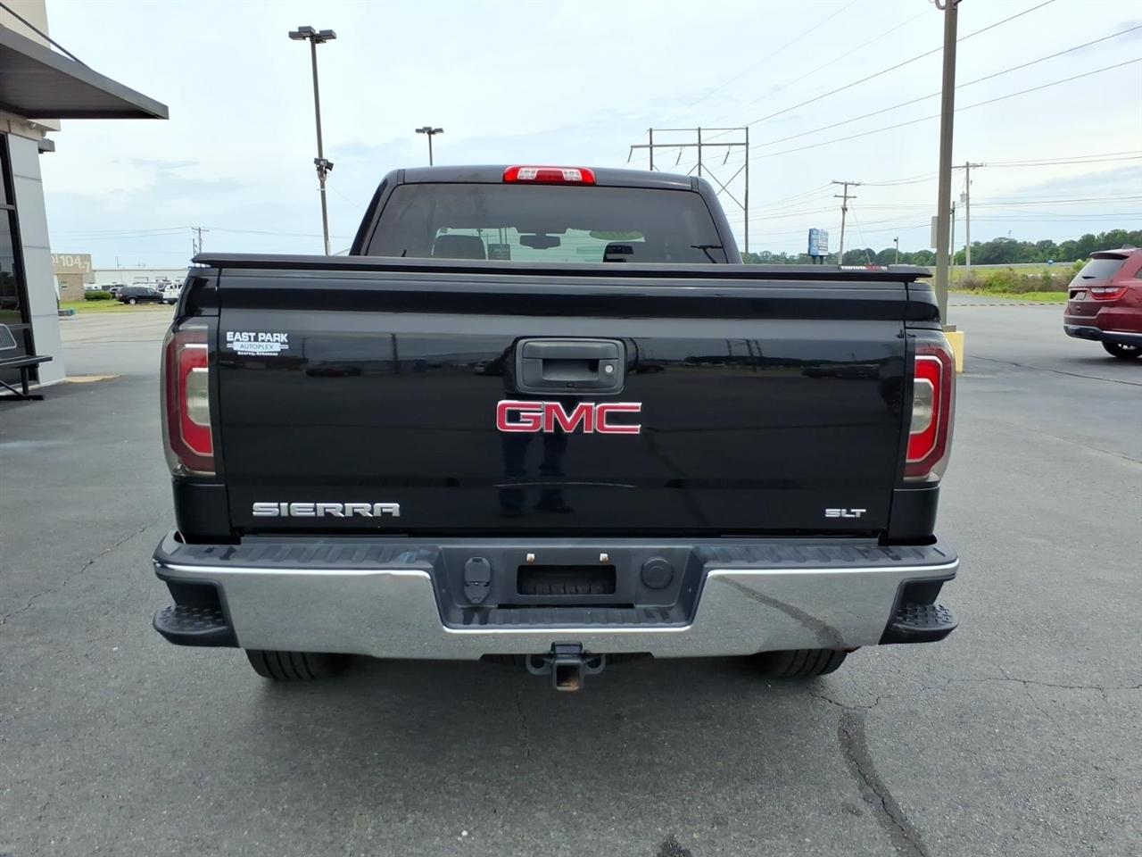 GMC Sierra 1500 4WD Crew Cab 143.5" SLT 2017