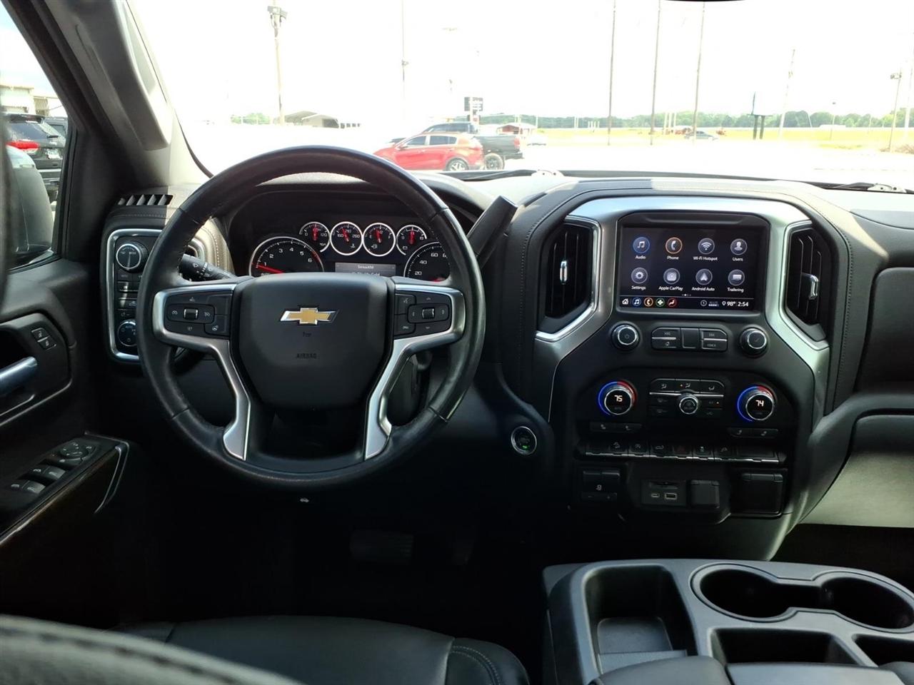 Chevrolet Silverado 1500 4WD Crew Cab 147" LT 2020