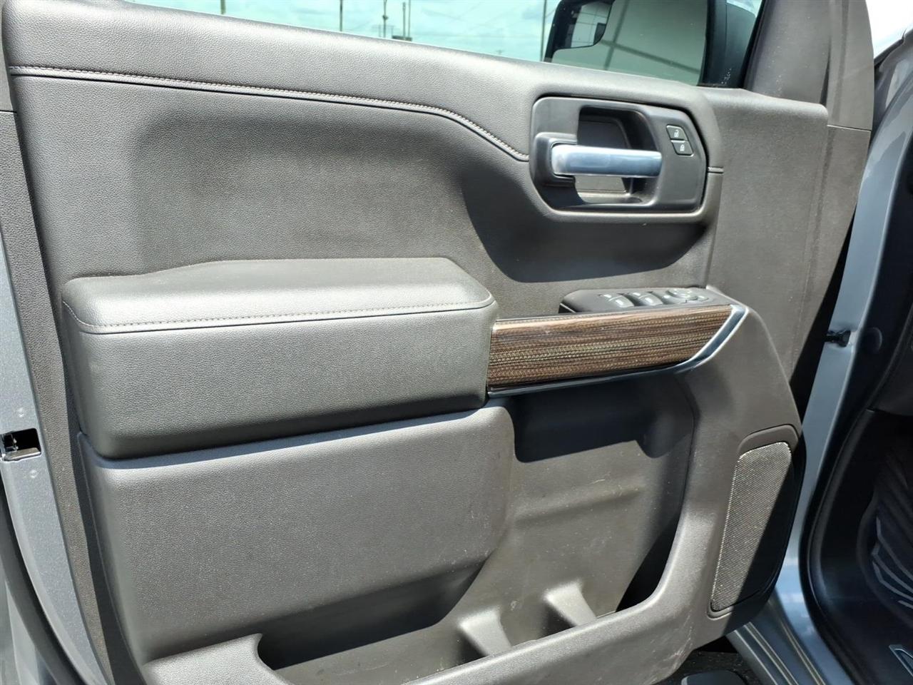 Chevrolet Silverado 1500 4WD Crew Cab 147" LT 2020