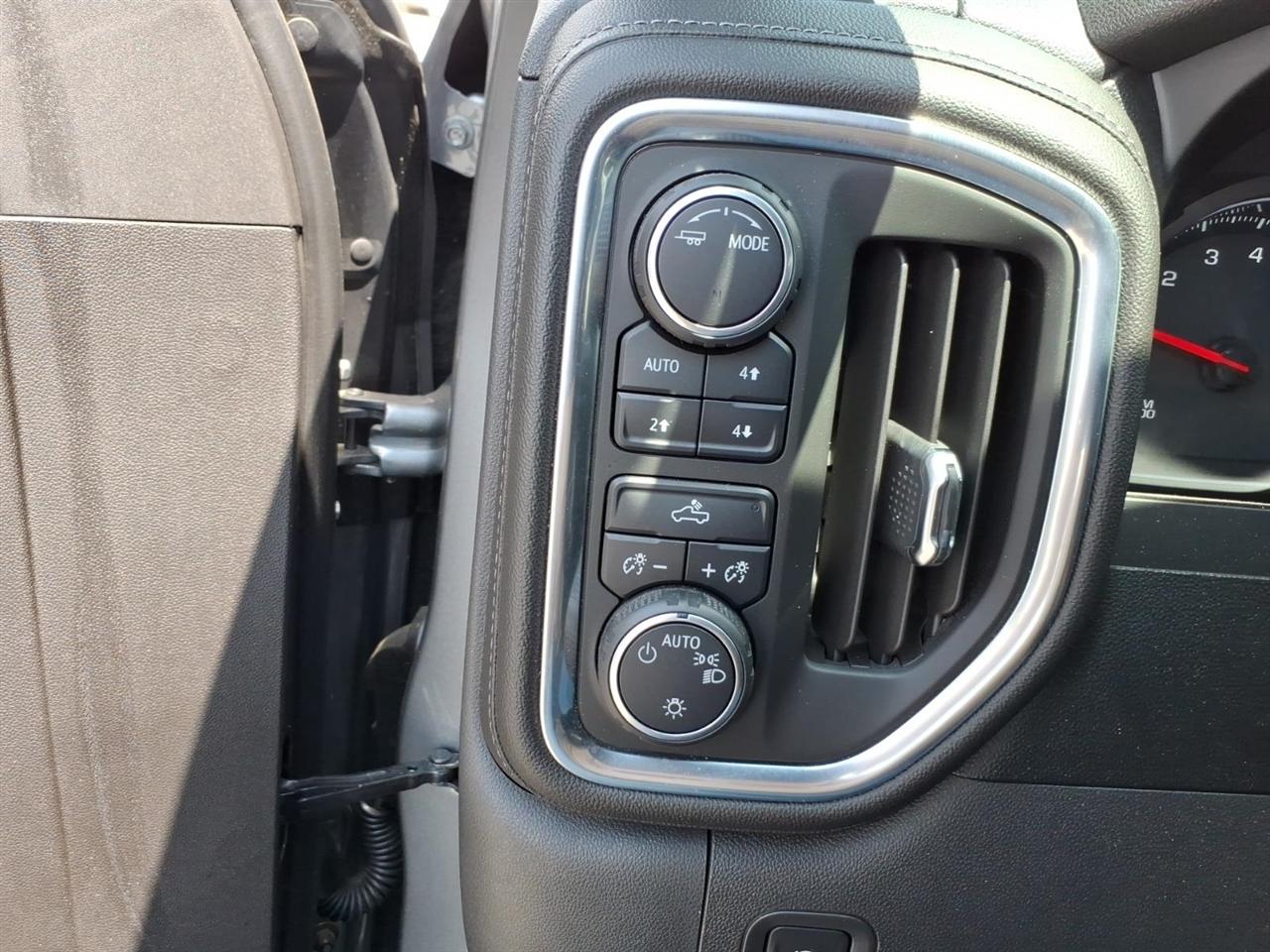 Chevrolet Silverado 1500 4WD Crew Cab 147" LT 2020