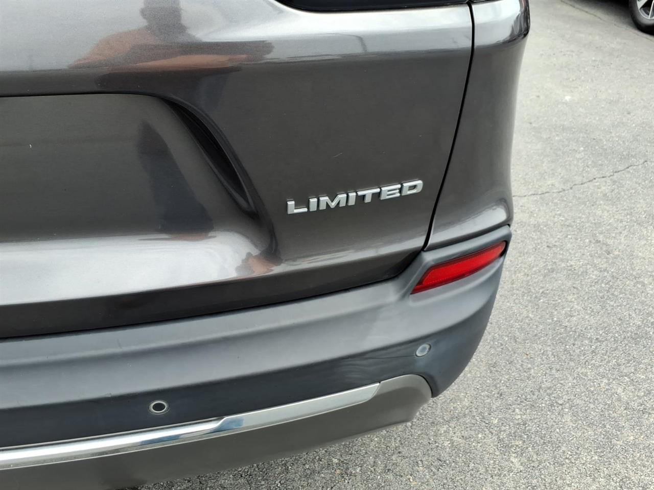 Jeep Cherokee Limited FWD 2019
