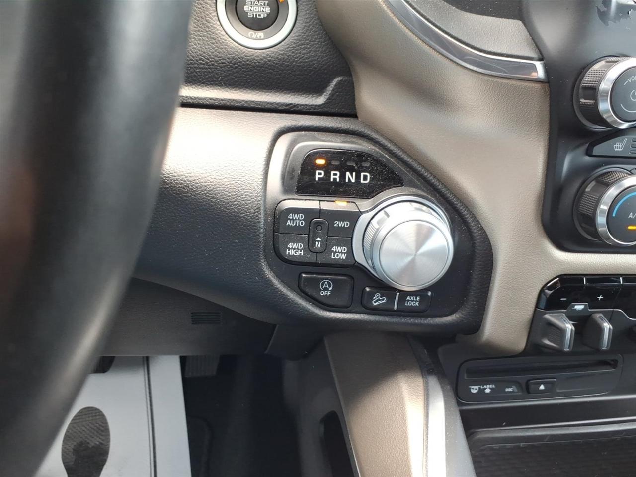 RAM 1500 Laramie 4x4 Crew Cab 5'7" Box 2019