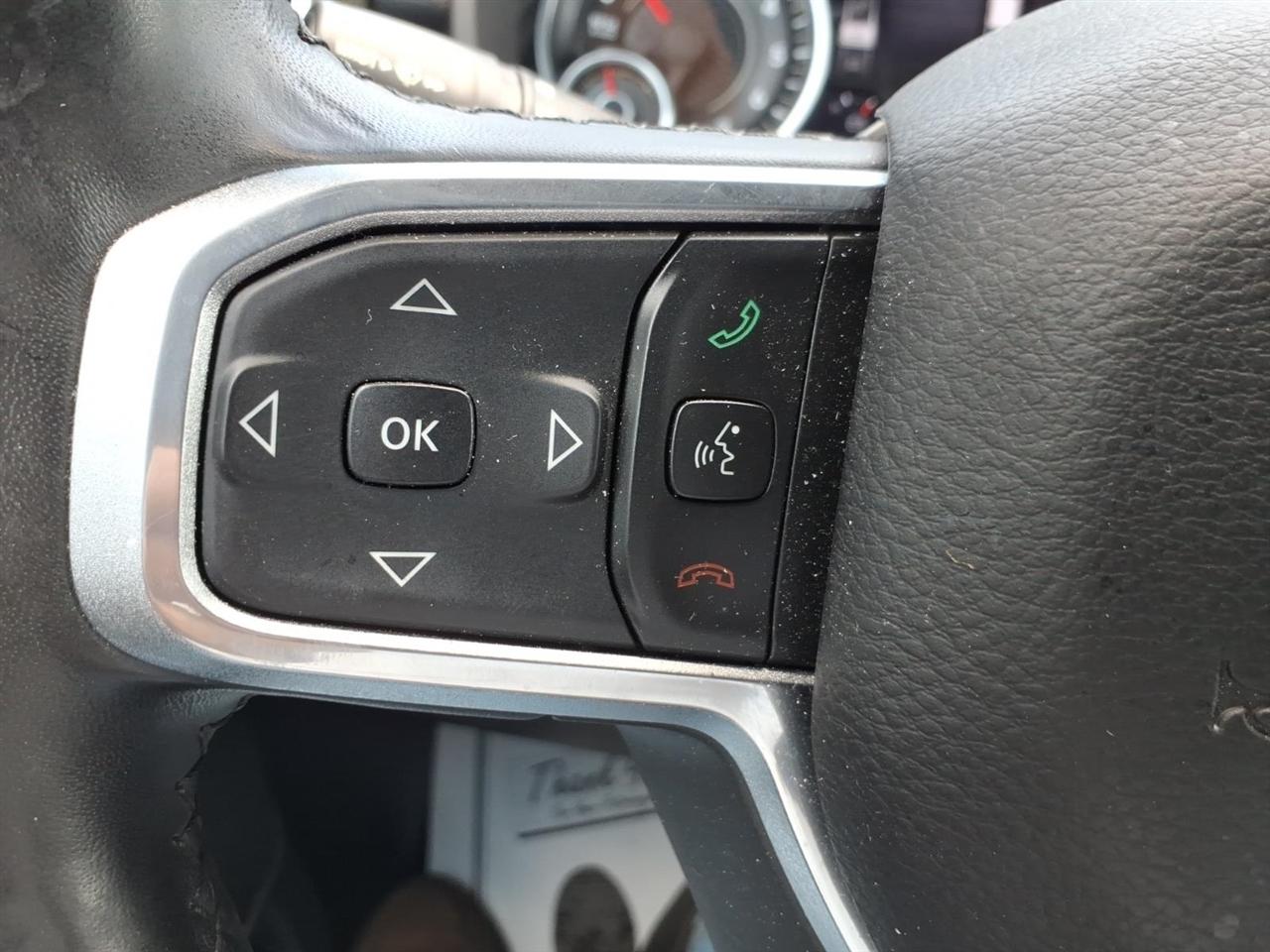 RAM 1500 Laramie 4x4 Crew Cab 5'7" Box 2019
