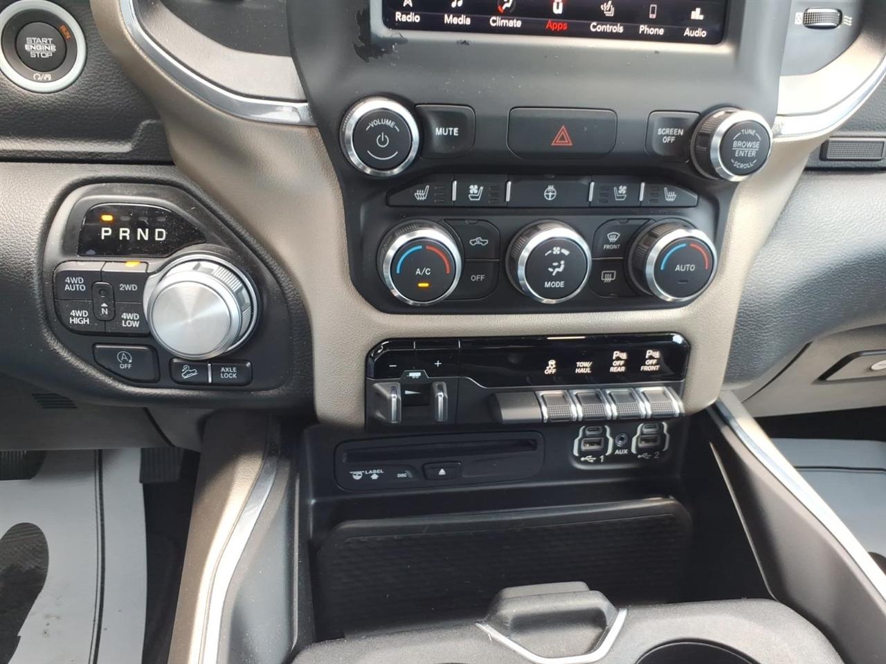 RAM 1500 Laramie 4x4 Crew Cab 5'7" Box 2019