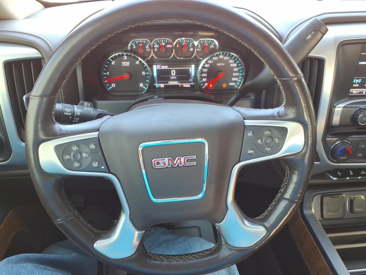 GMC Sierra 1500 4WD Crew Cab 143.5" SLT 2018
