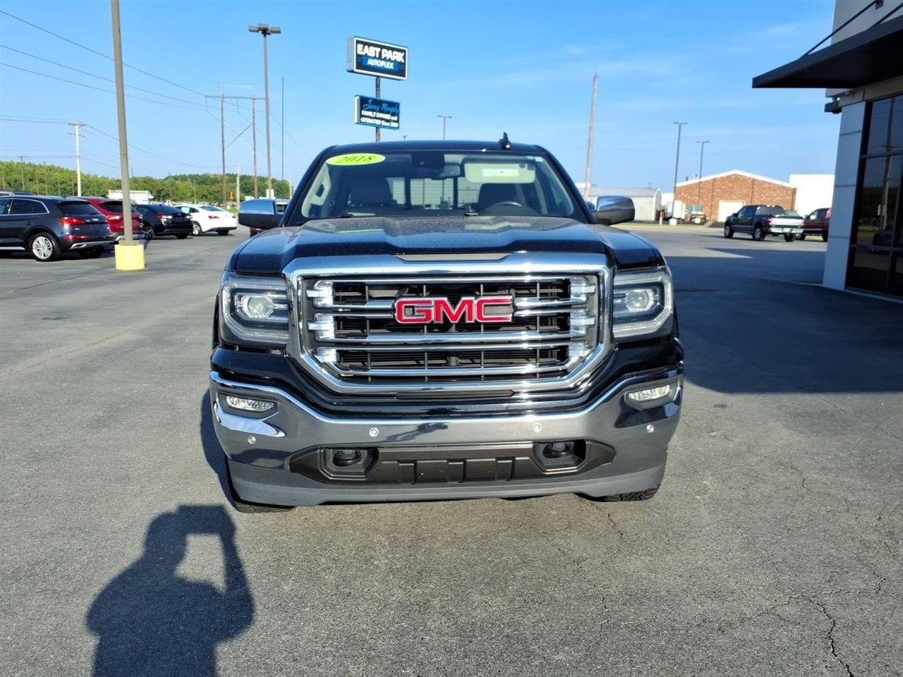GMC Sierra 1500 4WD Crew Cab 143.5" SLT 2018