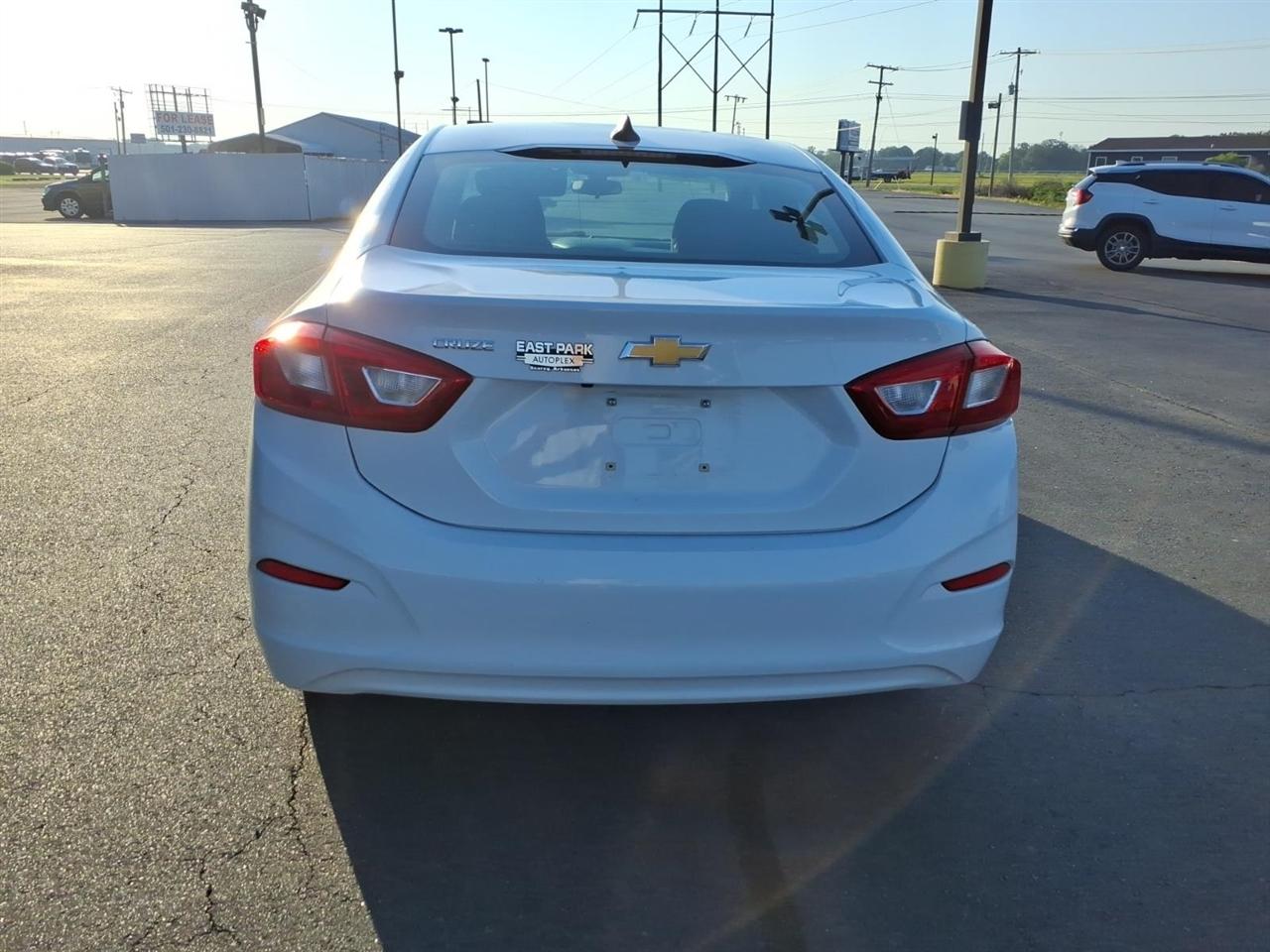 Chevrolet Cruze 4dr Sdn 1.4L LS w/1SB 2017