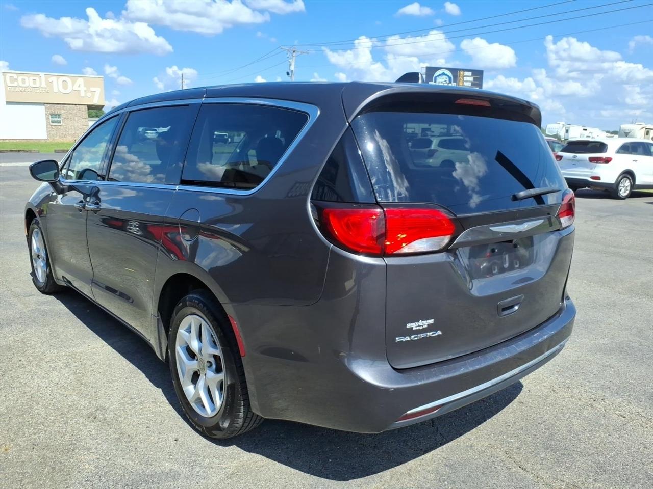 Chrysler Pacifica Touring Plus FWD 2017