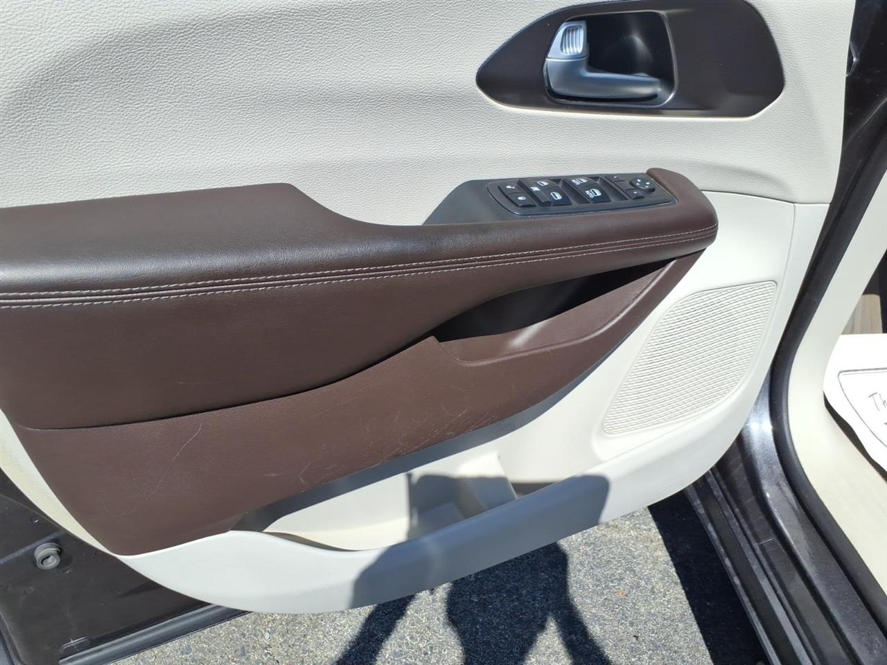 Chrysler Pacifica Touring Plus FWD 2017