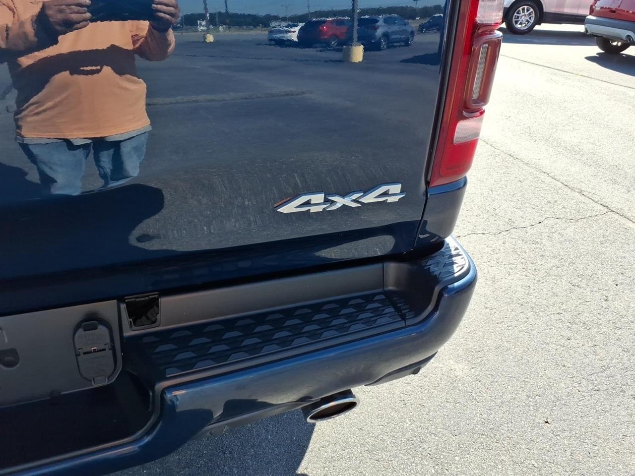 RAM 1500 Big Horn/Lone Star 4x4 Crew Cab 5'7" Box 2019