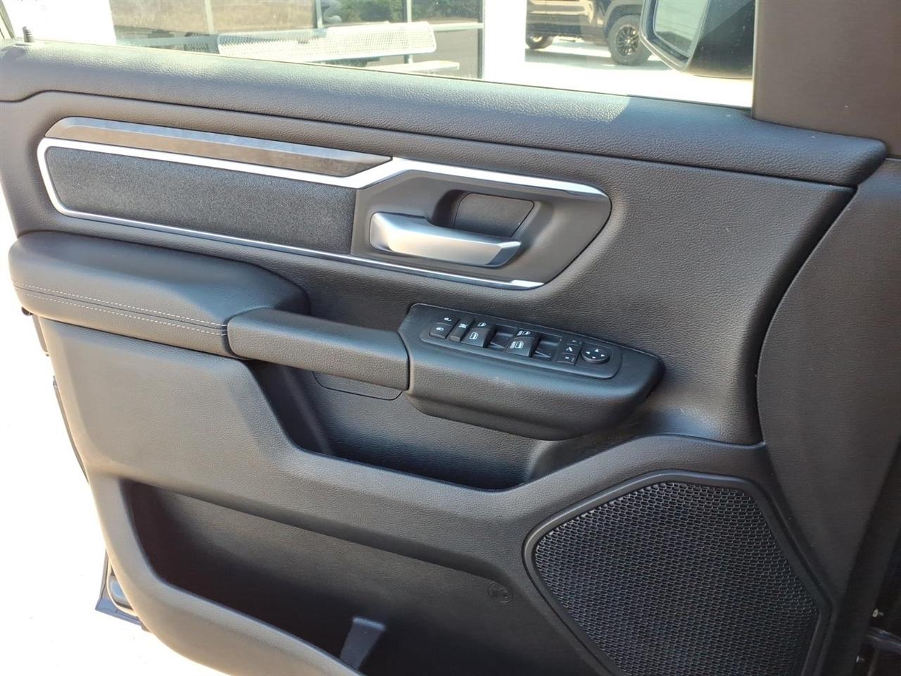 RAM 1500 Big Horn/Lone Star 4x4 Crew Cab 5'7" Box 2019