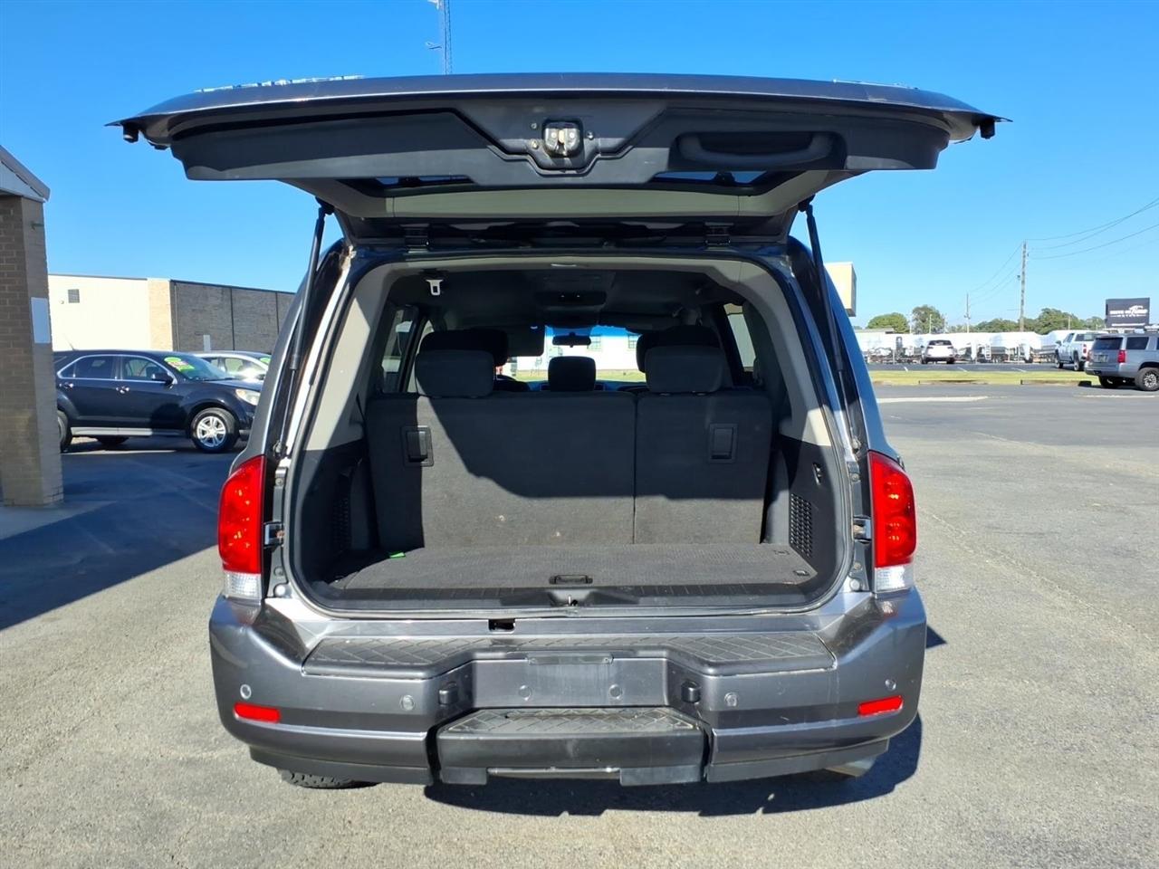 Nissan Armada 2WD 4dr SV 2013