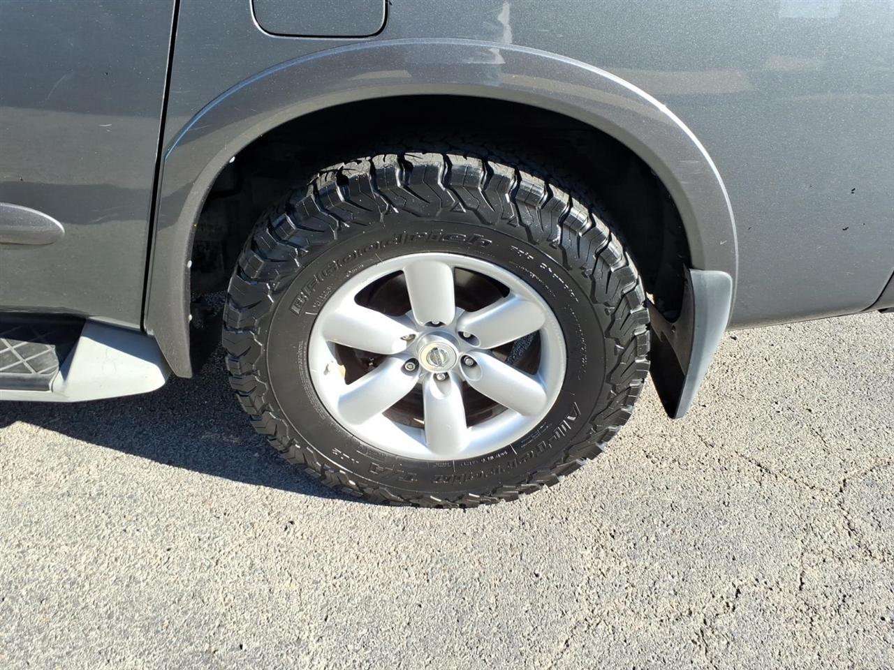 Nissan Armada 2WD 4dr SV 2013