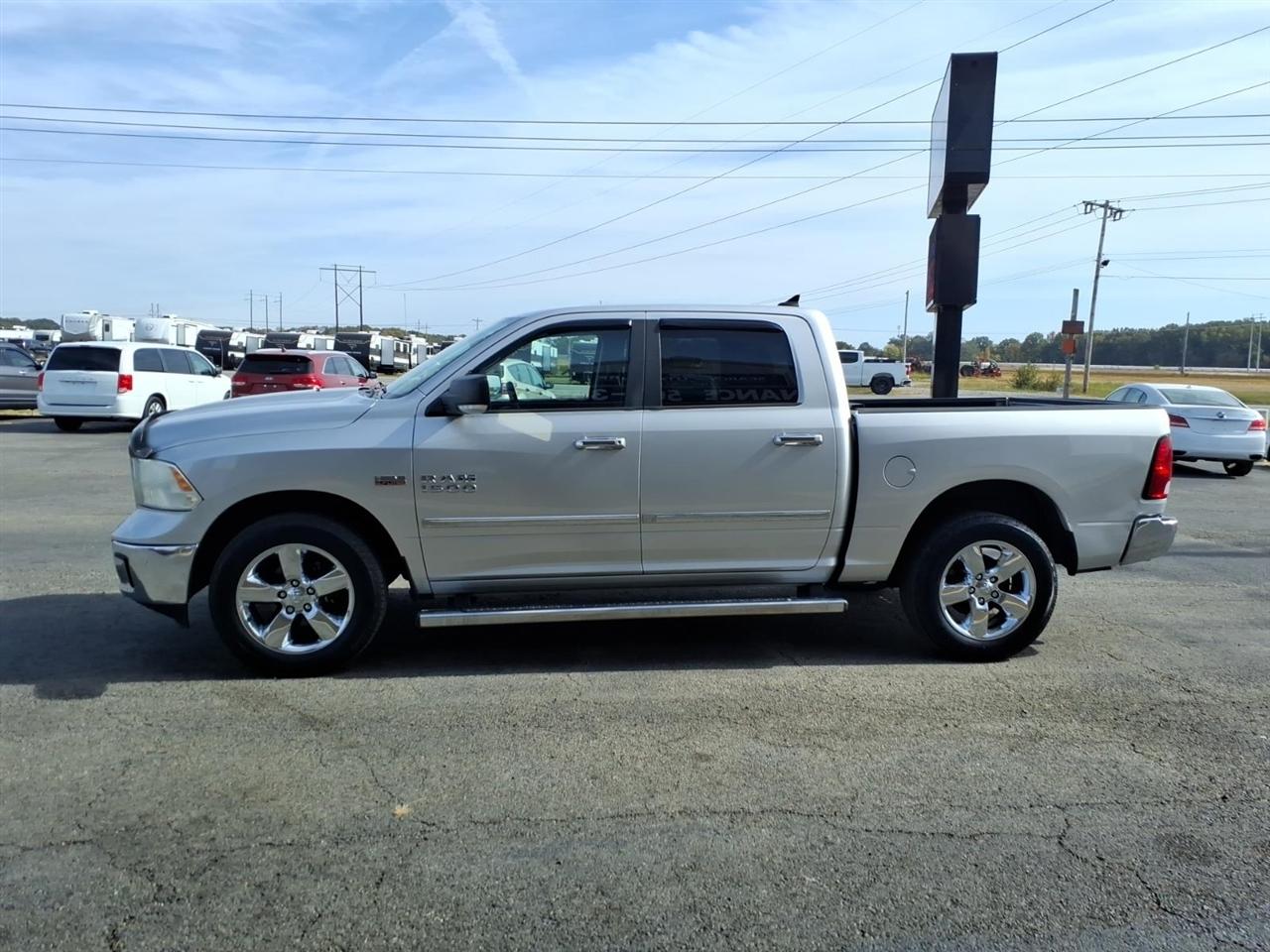 RAM 1500 4WD Crew Cab 140.5" Big Horn 2016