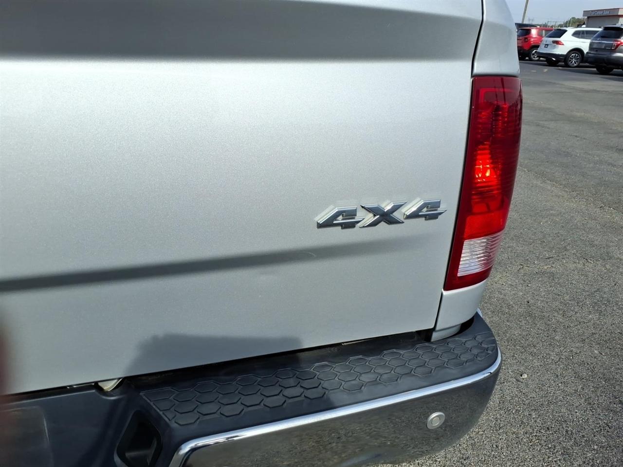 RAM 1500 4WD Crew Cab 140.5" Big Horn 2016