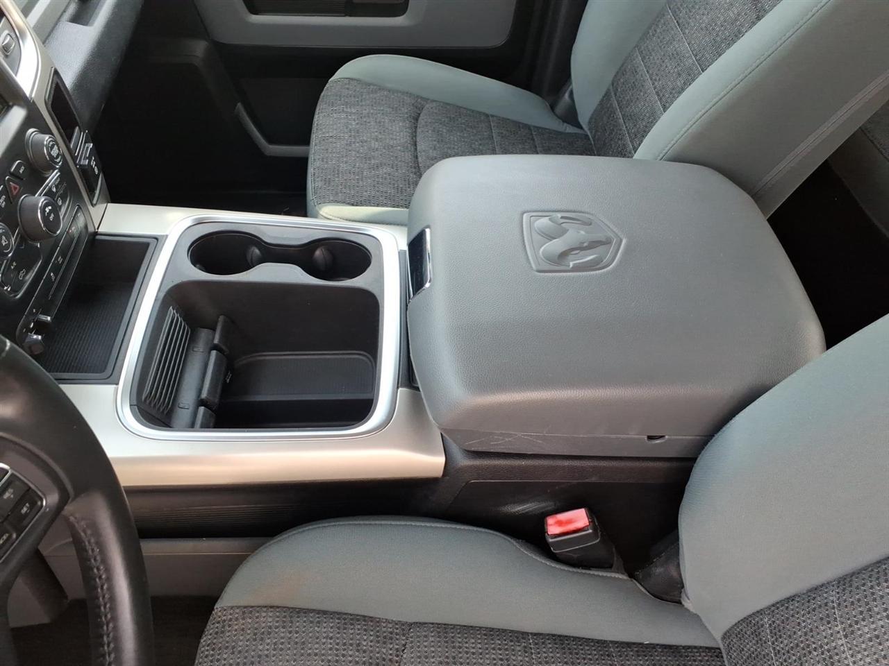 RAM 1500 4WD Crew Cab 140.5" Big Horn 2016