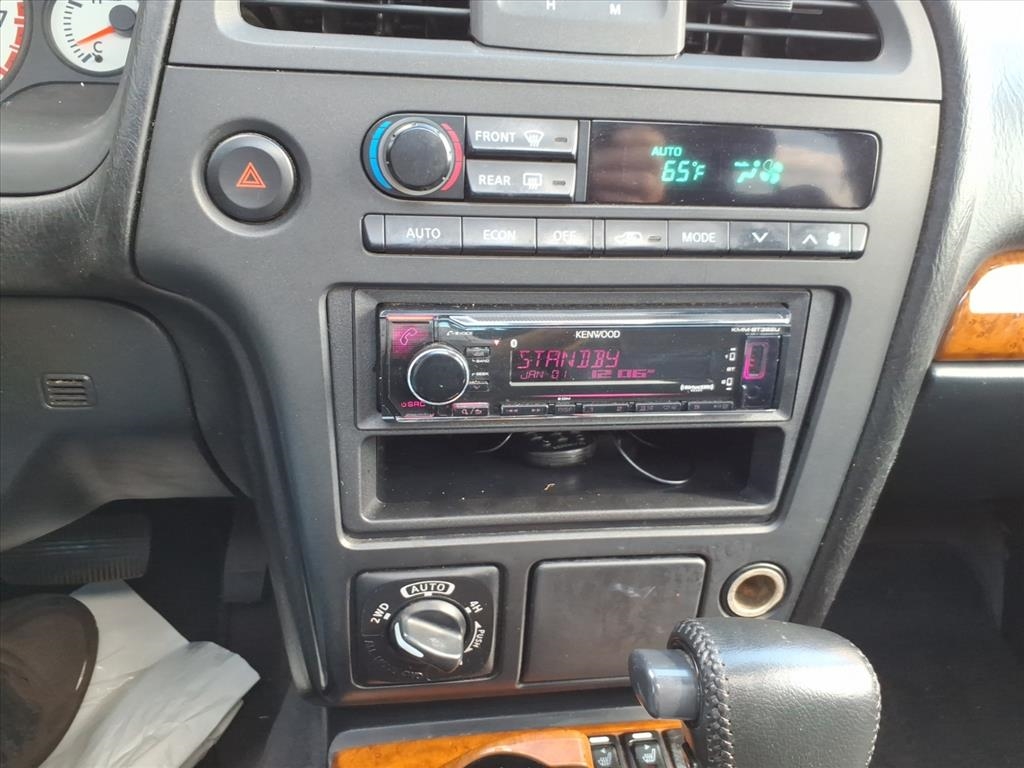 Nissan Pathfinder SE 4WD 2003