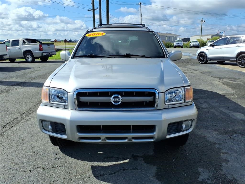 Nissan Pathfinder SE 4WD 2003