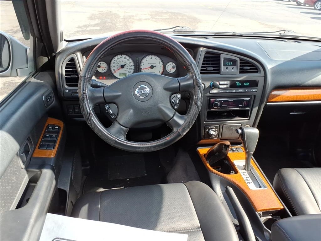 Nissan Pathfinder SE 4WD 2003