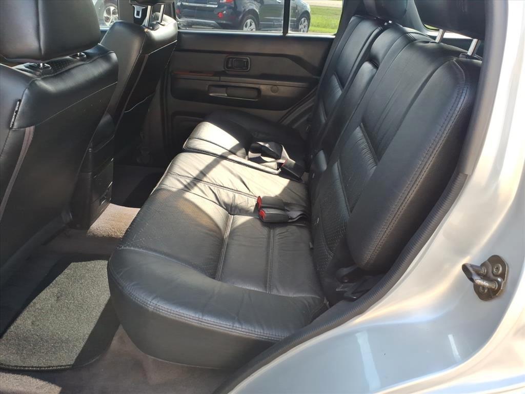 Nissan Pathfinder SE 4WD 2003