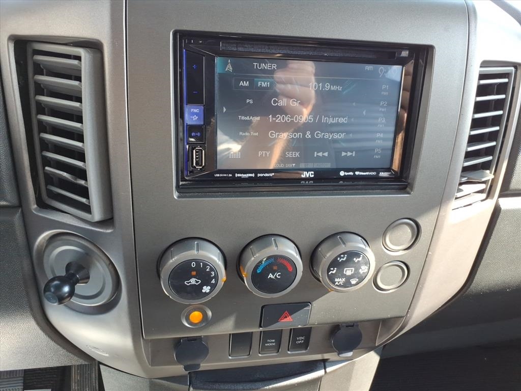 Nissan Titan XE King Cab 2WD 2004