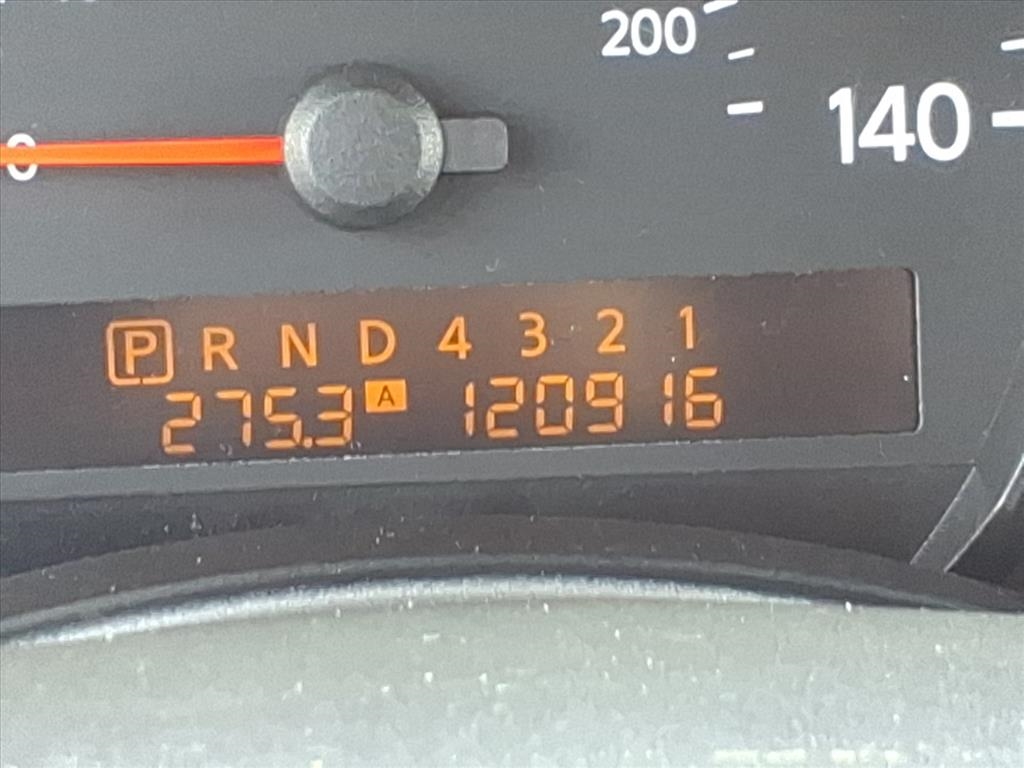 Nissan Titan XE King Cab 2WD 2004