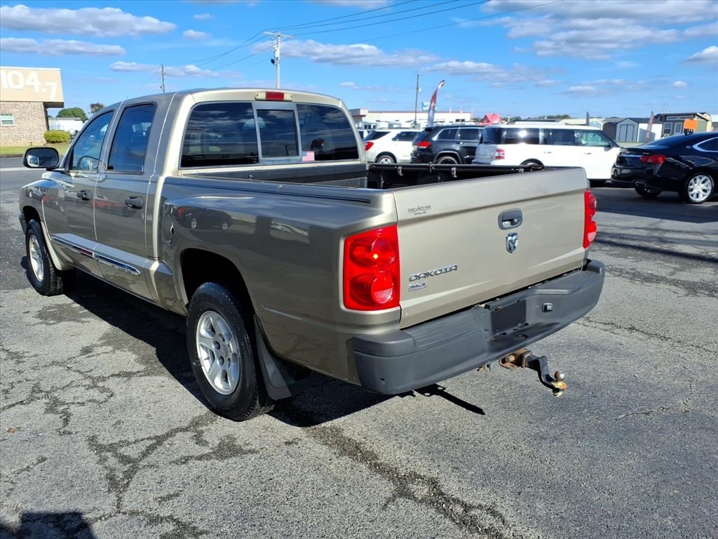 Dodge Dakota SLT Quad Cab 2WD 2005