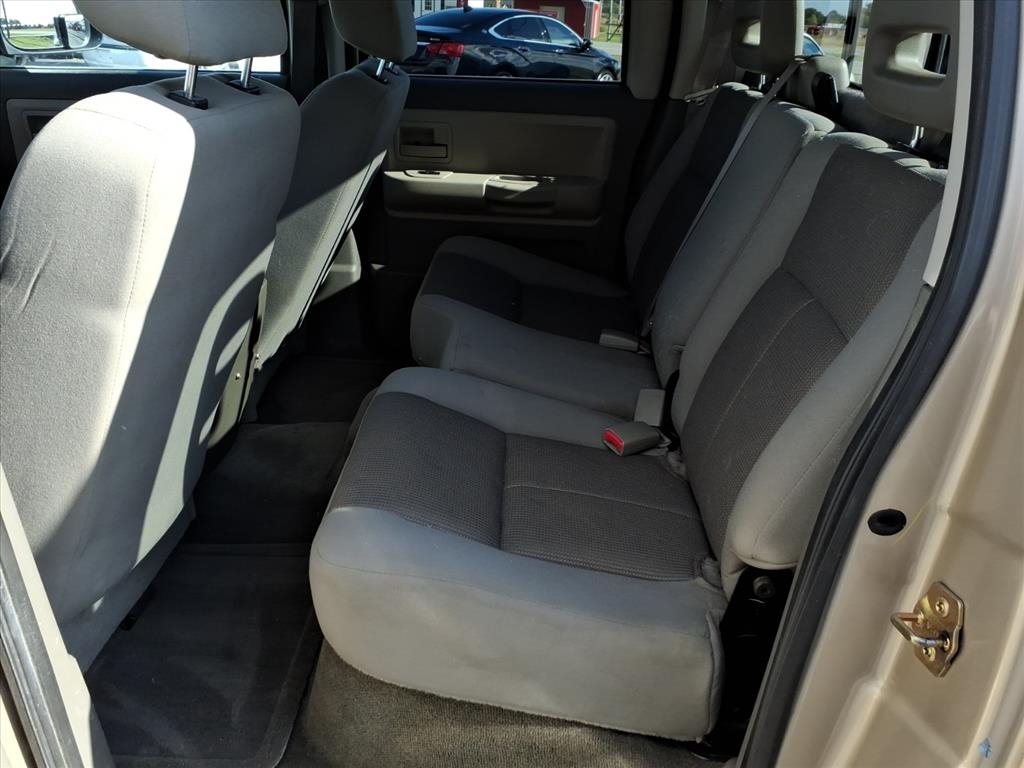 Dodge Dakota SLT Quad Cab 2WD 2005