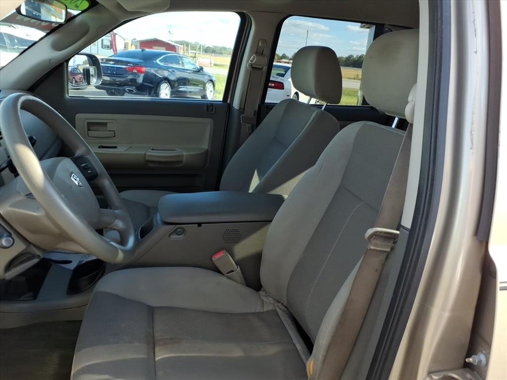Dodge Dakota SLT Quad Cab 2WD 2005