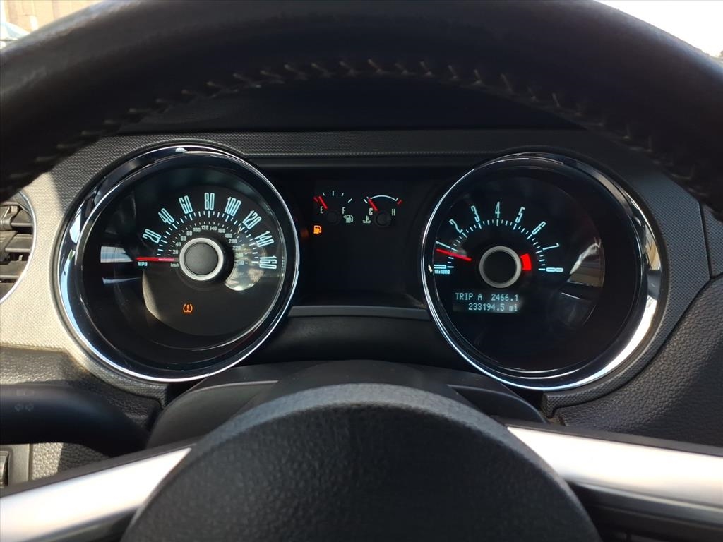 Ford Mustang V6 Coupe 2013 Ford Mustang V6 Coupe 2013