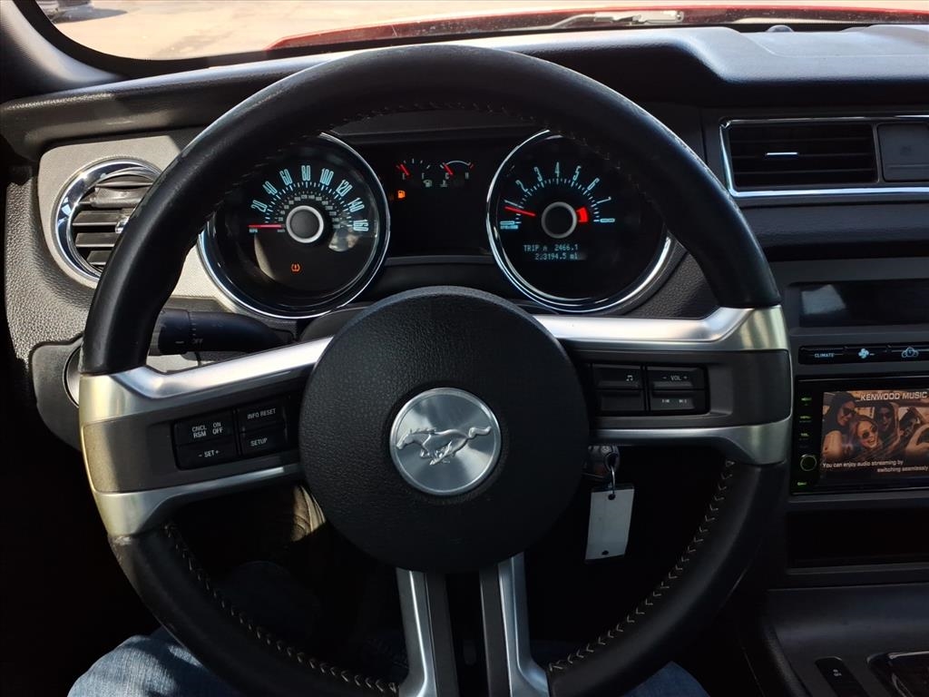 Ford Mustang V6 Coupe 2013 Ford Mustang V6 Coupe 2013