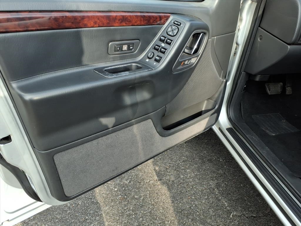 Jeep Grand Cherokee Limited 2WD 2004
