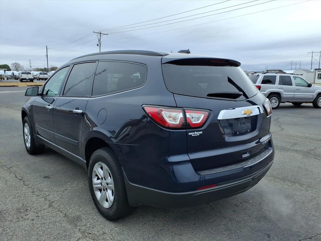 Chevrolet Traverse LS FWD w/PDC 2016