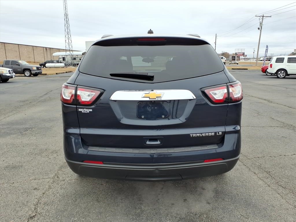 Chevrolet Traverse LS FWD w/PDC 2016