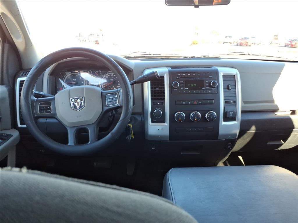 RAM 1500 SLT Crew Cab 4WD 2012