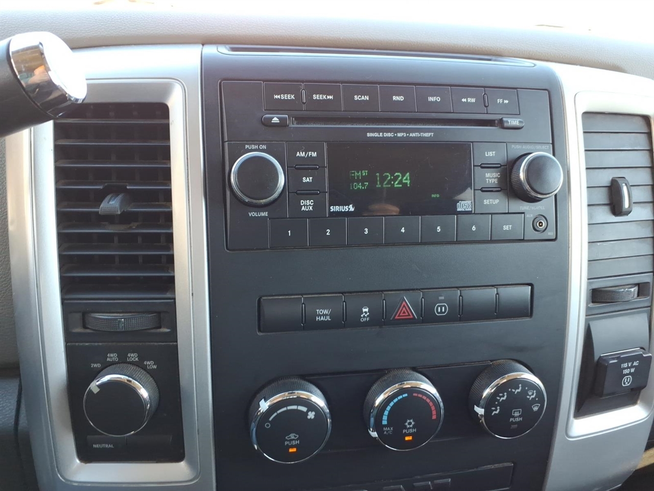 RAM 1500 SLT Crew Cab 4WD 2012