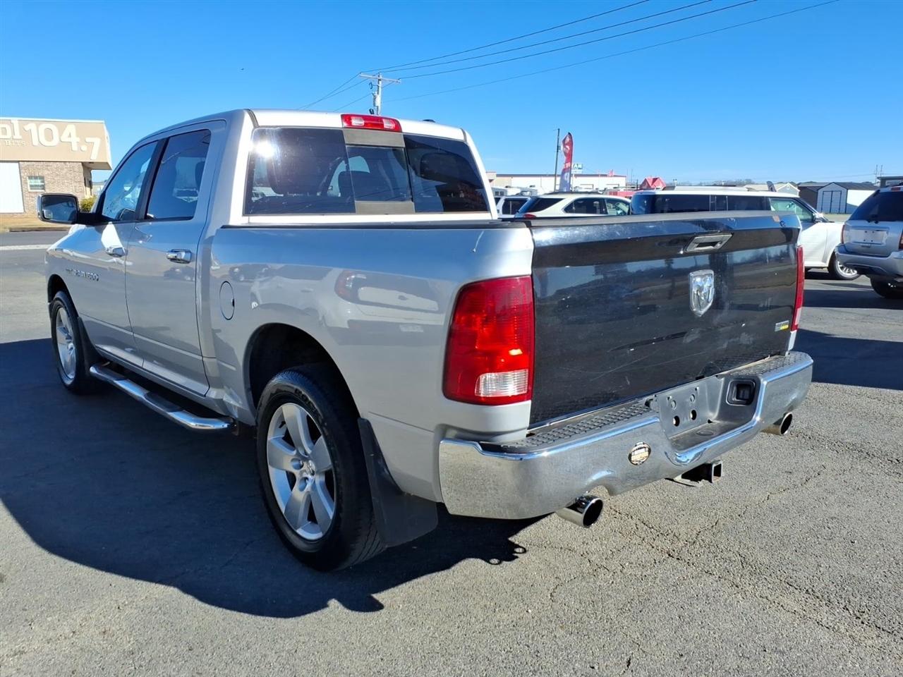 RAM 1500 SLT Crew Cab 4WD 2012