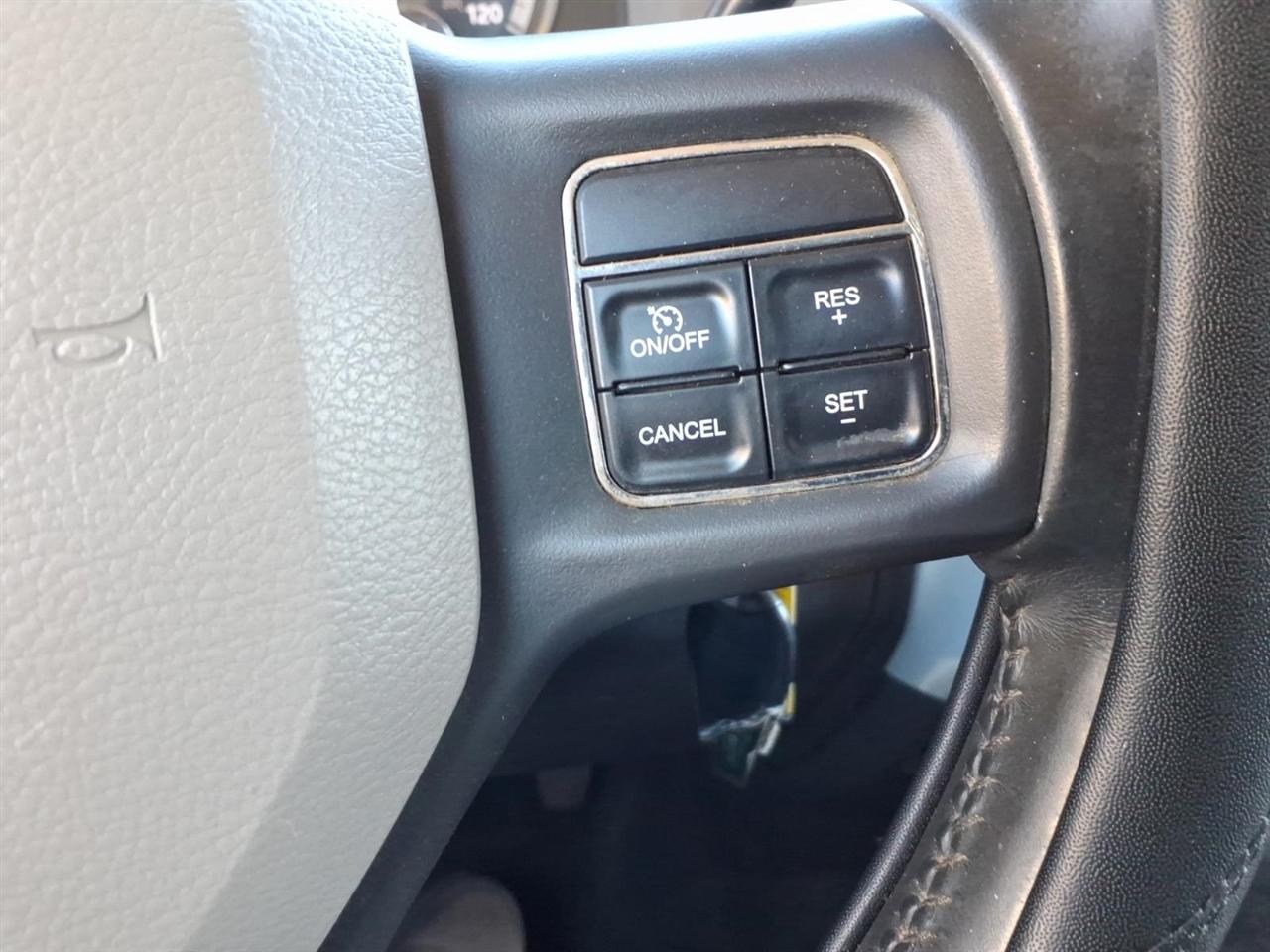 RAM 1500 SLT Crew Cab 4WD 2012