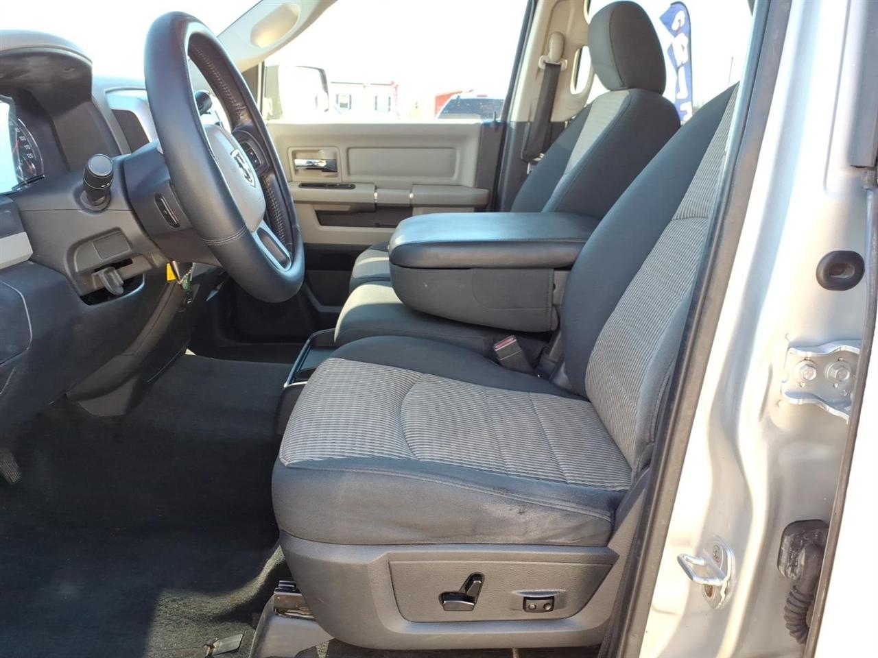 RAM 1500 SLT Crew Cab 4WD 2012