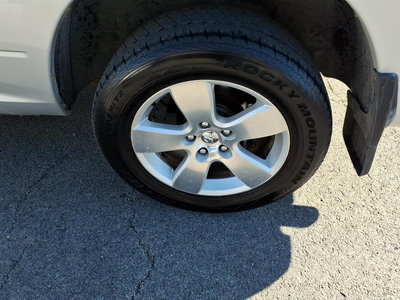 RAM 1500 SLT Crew Cab 4WD 2012