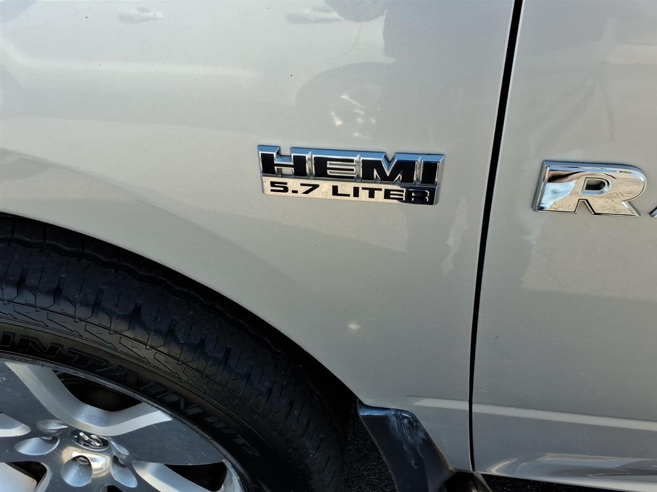 RAM 1500 SLT Crew Cab 4WD 2012