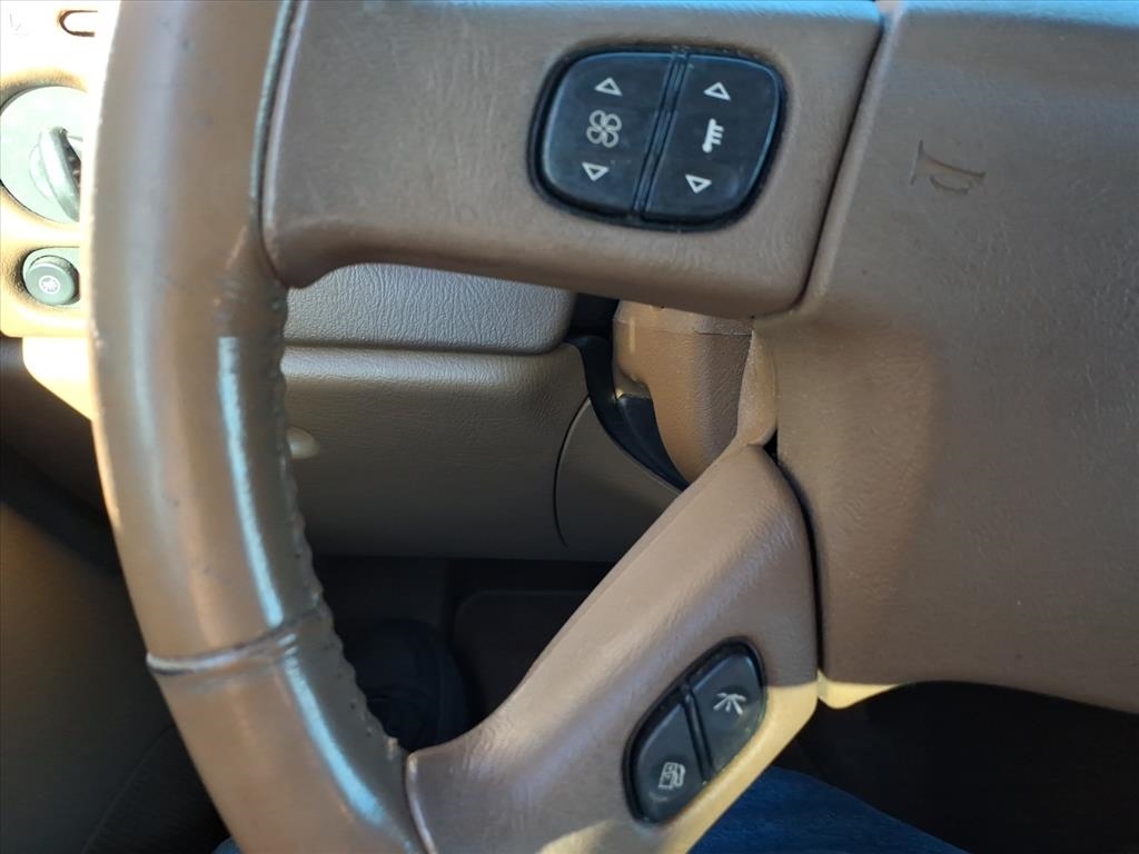 Chevrolet TrailBlazer LS 2WD 2003