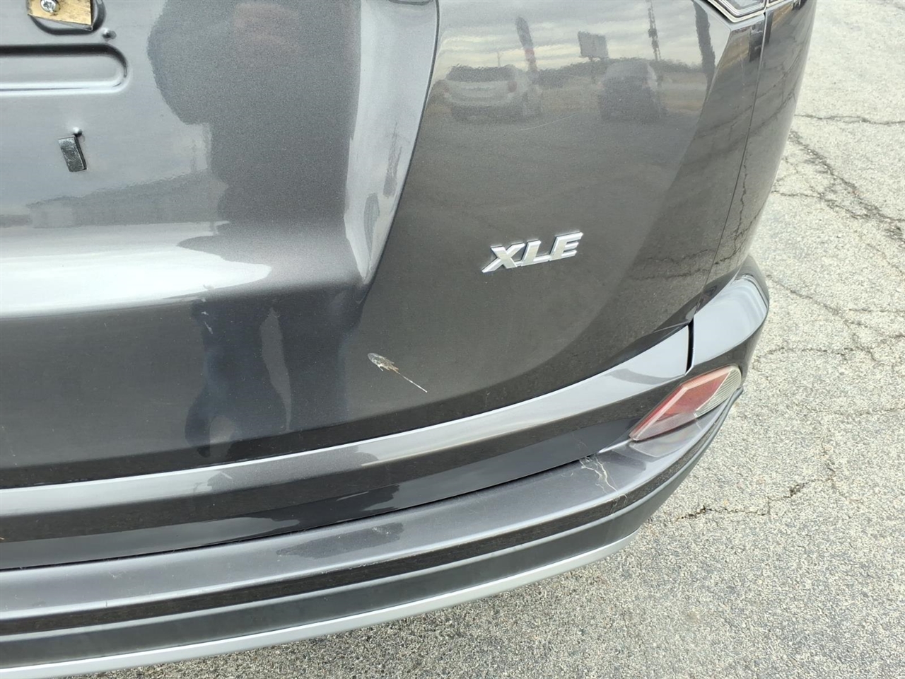 Toyota RAV4 XLE FWD 2018