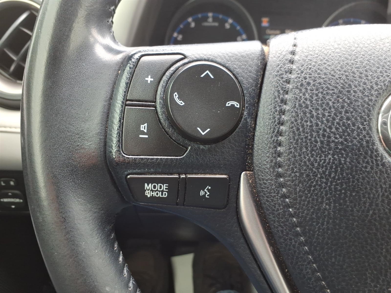 Toyota RAV4 XLE FWD 2018