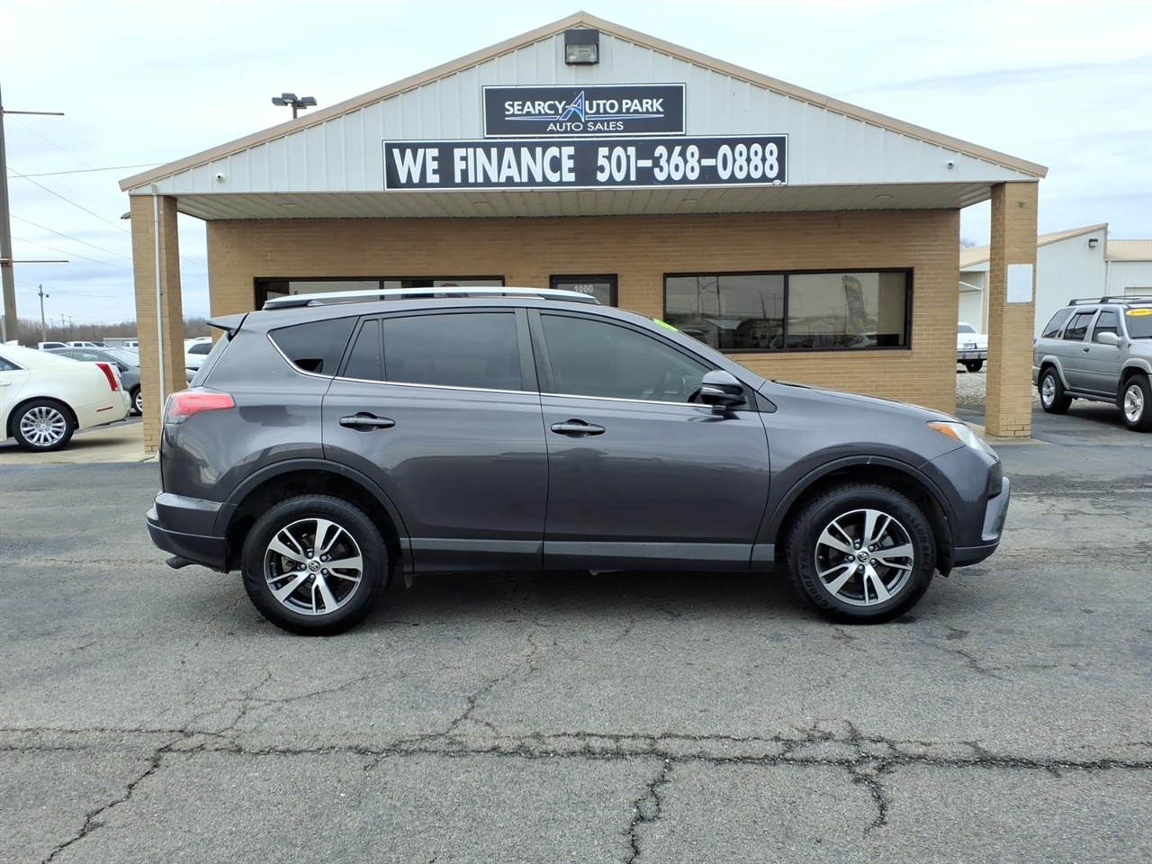 Toyota RAV4 XLE FWD 2018