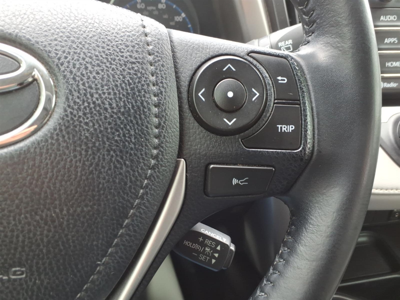 Toyota RAV4 XLE FWD 2018