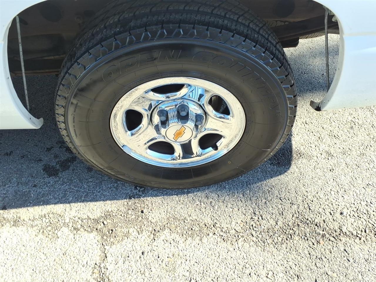 Chevrolet Silverado 1500 Short Bed 2WD 2001