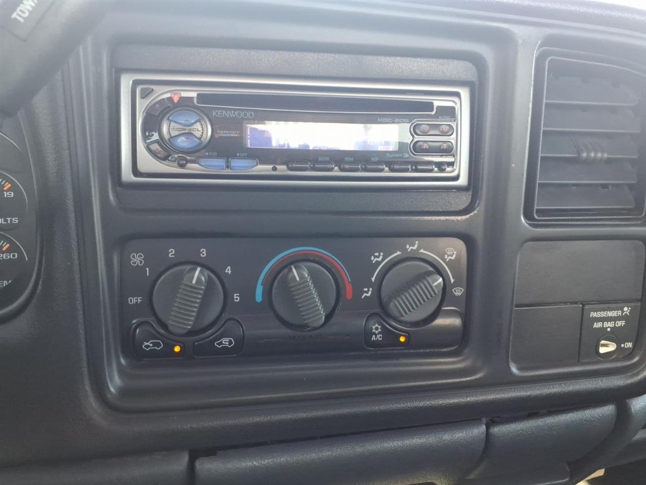 Chevrolet Silverado 1500 Short Bed 2WD 2001