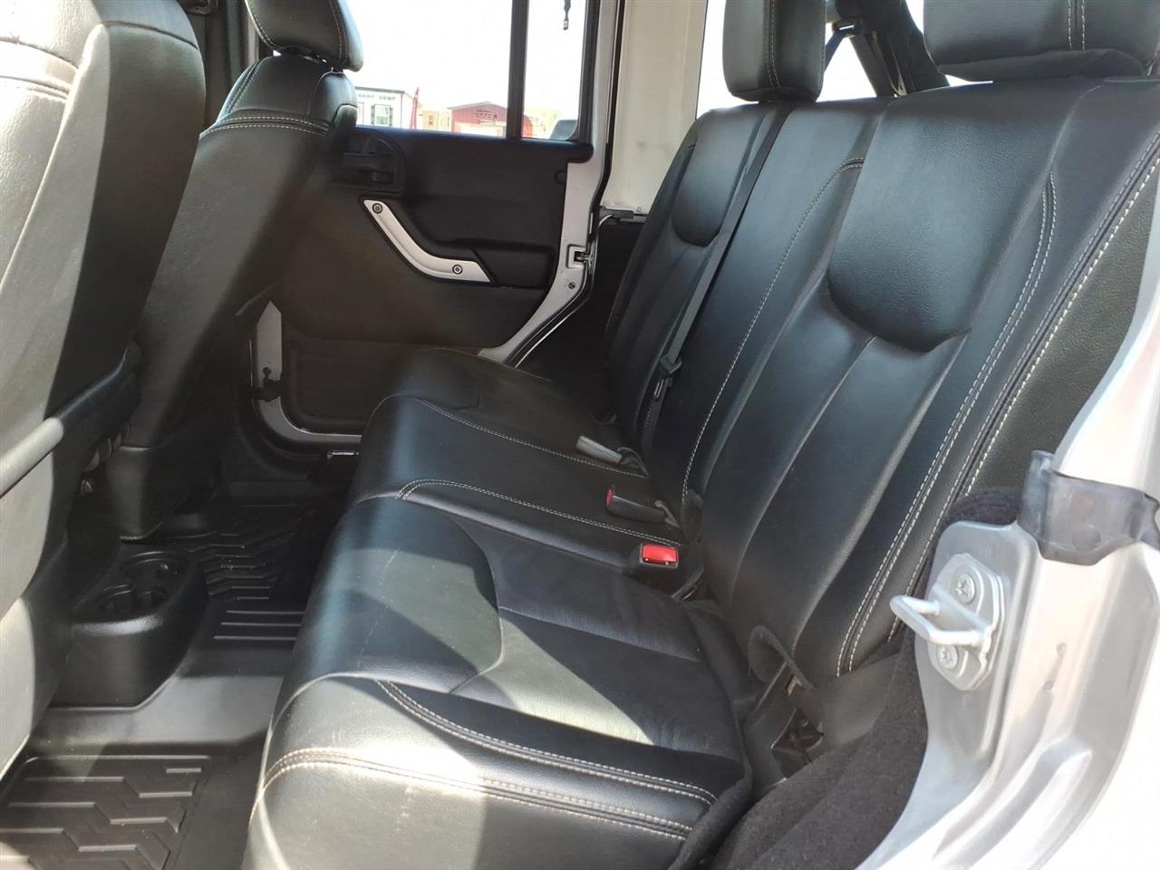 Jeep Wrangler Unlimited Sahara 4WD 2017